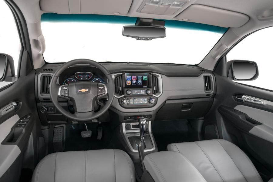 Торпедо Chevrolet S10 100 Years Double Cab 2017 года  (фото 2 из 9)